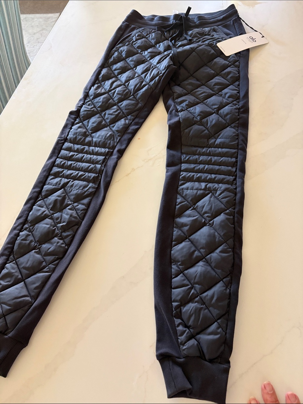ALO Yoga Quilted Jogger Pants in Black